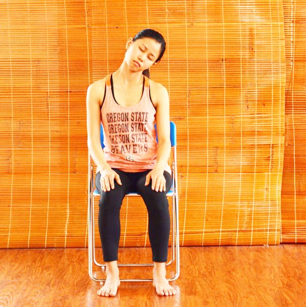 6 bài tập yoga giảm mệt mỏi, căng thẳng cho giới văn phòng - Bài tập cổ